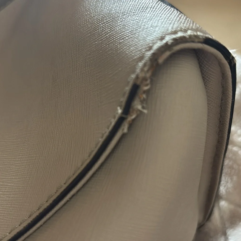 Kate Spade purse. This is a purse that can be rehabbed. - Picture 7 of 16
